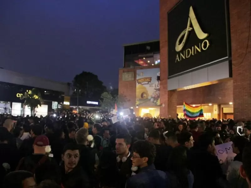 MANIFESTACIÓN EN CENTRO ANDINO MANIFESTACIÓN EN CENTRO ANDINO