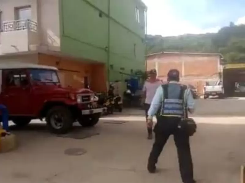 Agente de tránsito apuñalado en San Rafael.