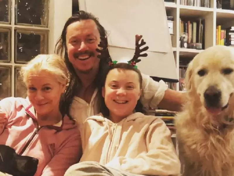 Greta Thunberg y sus padres