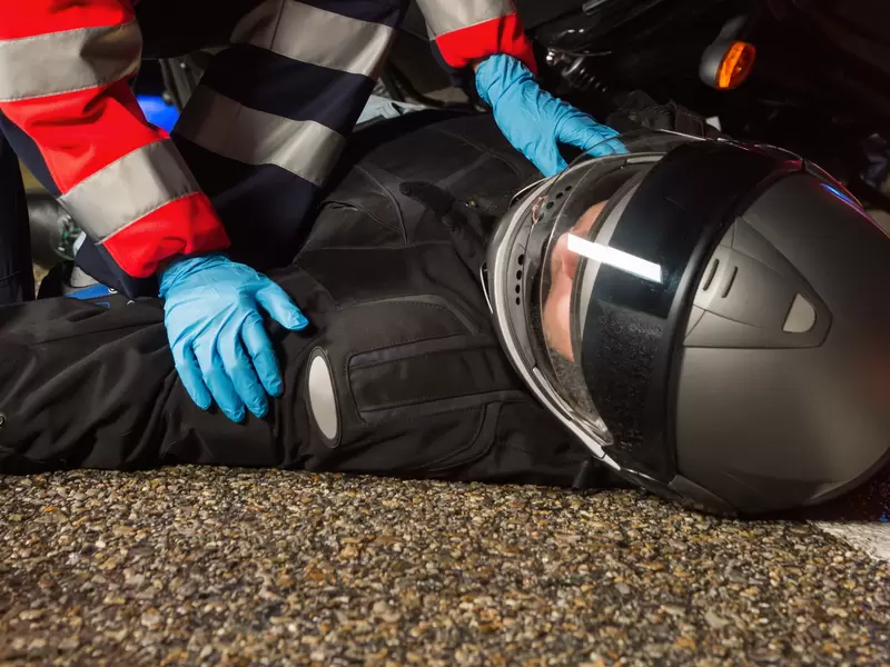 Accidente motociclista referencial