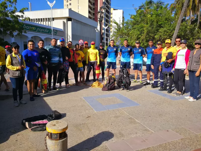 Se unieron varias entidades para realizar las limpieza subacuático de las playas de Riohacha