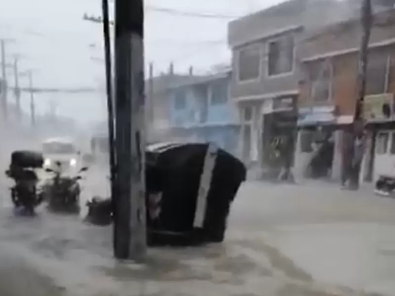 Lluvia y granizo en el barrio Suba Rincón
