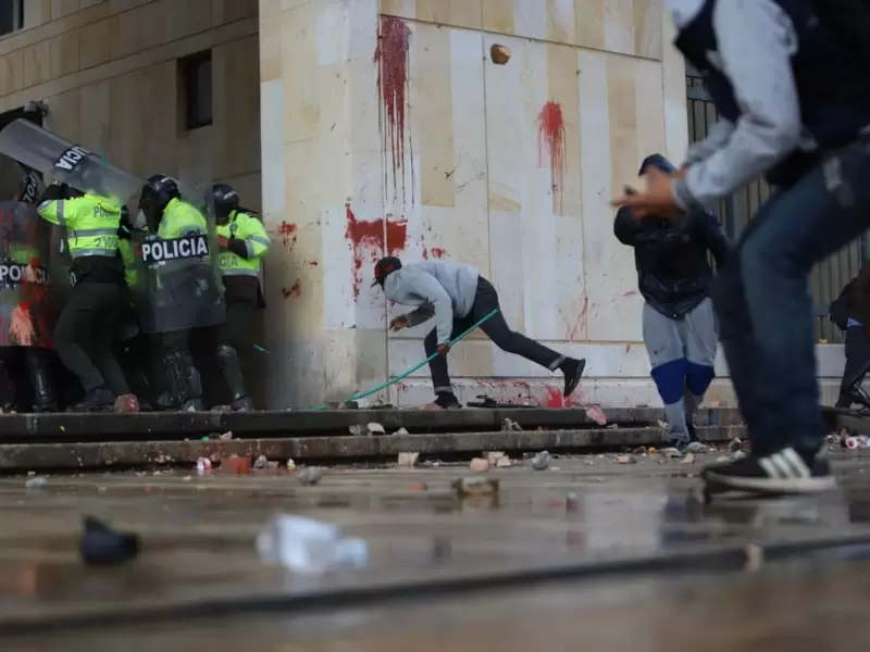 Los desmanes que dejó la marcha de los estudiantes Los desmanes que dejo la marcha de los estudiantes