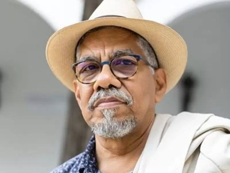 Rómulo Bustos ganó el Premio Nacional de Poesía