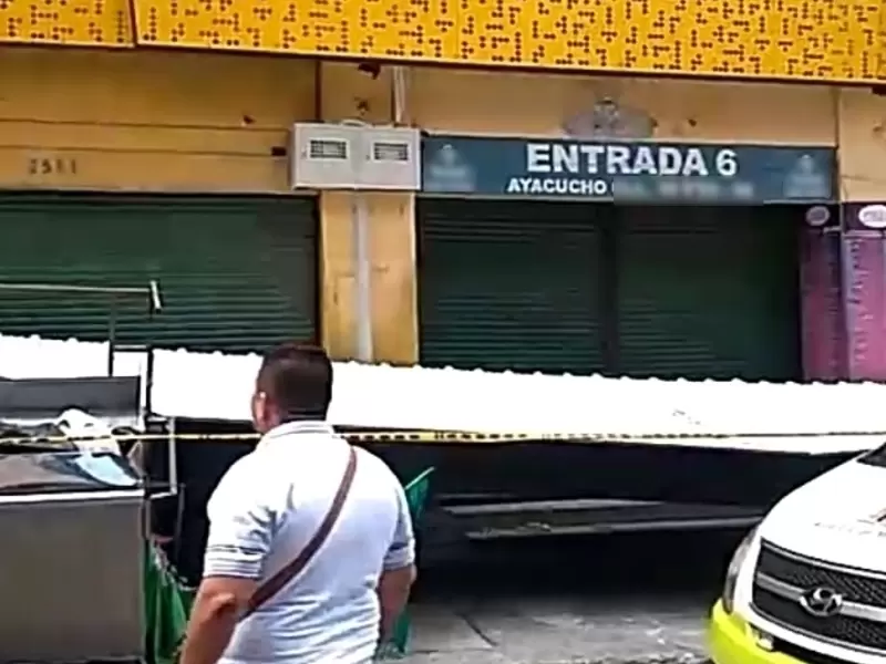 Techo caído en el centro de Medellín