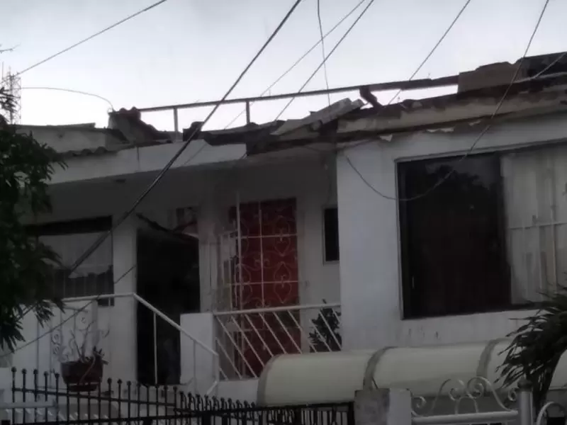 El vendaval afectó el barrio Los Nogales en el norte de Barranquilla.