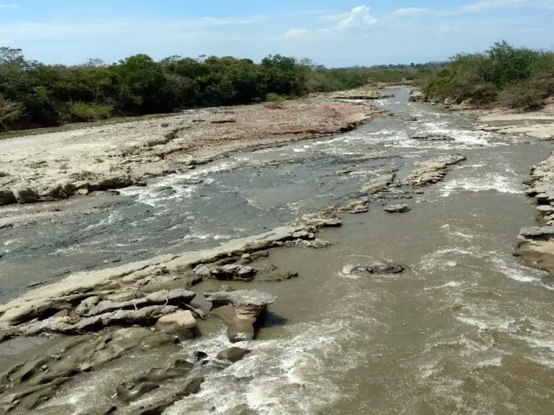 Foto referencial a un río en Colombia.
