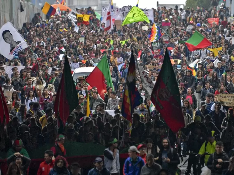 Indígenas se unieron a las marcha en Bogotá