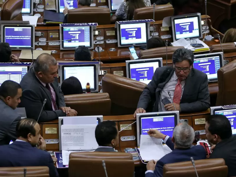 Ministro Alberto Carrasquilla en debate Ley de Crecimiento Económico en la Cámara de Representantes.