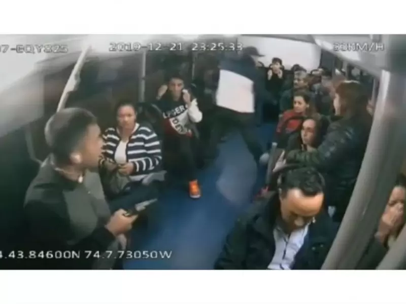 Robo en bus de servicio público