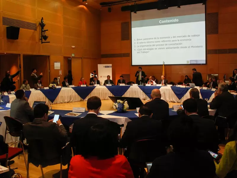 Mesa de Concertación Salarial define aumento de salario mínimo del próximo año.