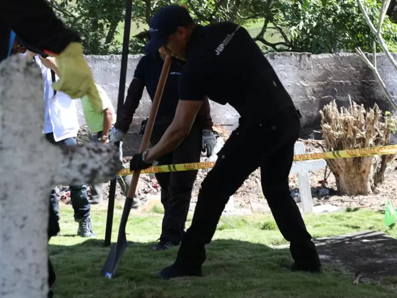 Exhumación de restos en cementerio de Dabeiba, Antioquia.
