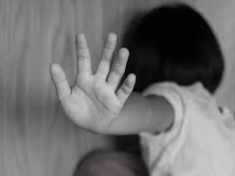 Niña - Maltrato infantil Niña