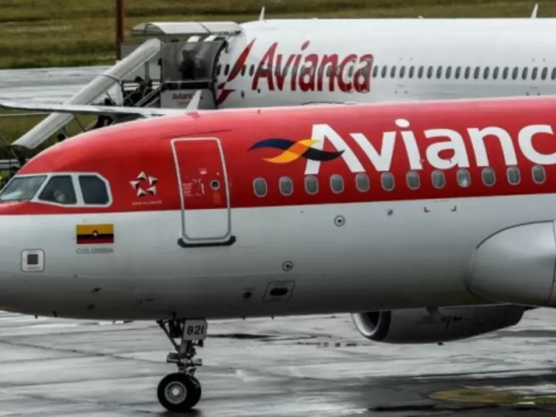 El avión sufrió una falla en uno de sus motores.