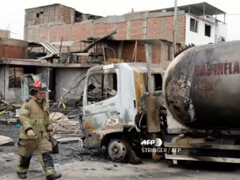 Explosión de camión cisterna en Lima, Perú