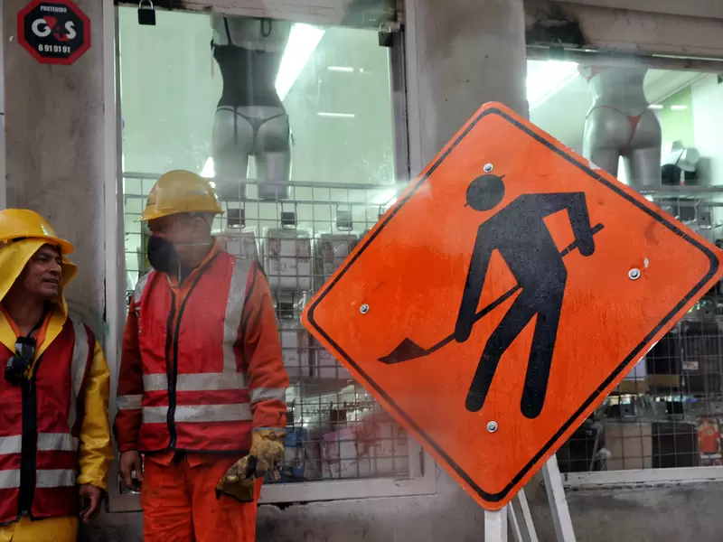 Trabajadores y obreros colombianos.