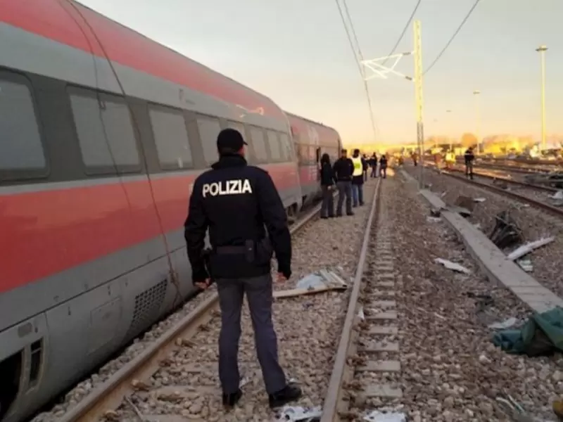 Tren se descarriló en Italia Tren se descarriló en Italia