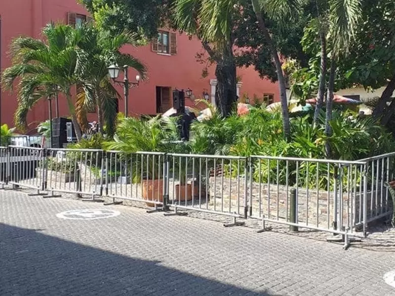 Fueron cerradas en total cuatro calles y también la Plaza de San Diego que se suma al cierre de la Plaza de la Trinidad