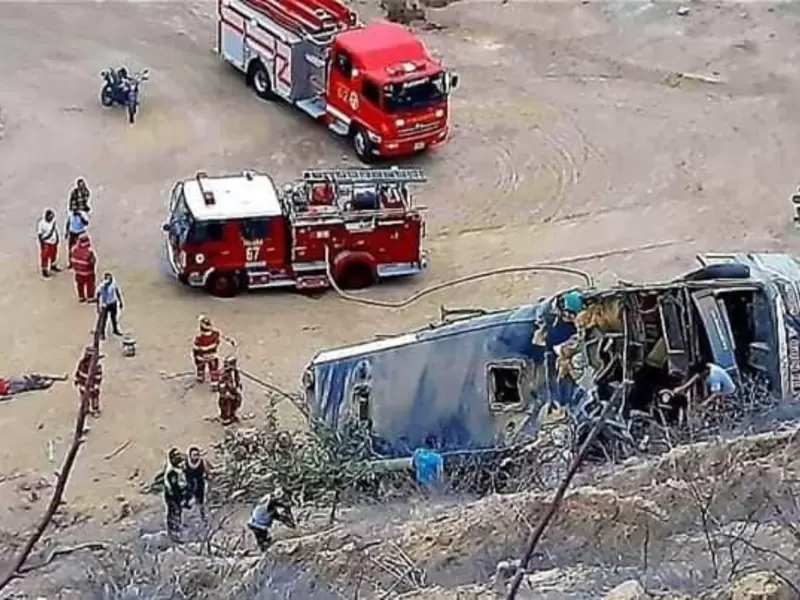 Accidente de bus ecuatoriano en Perú