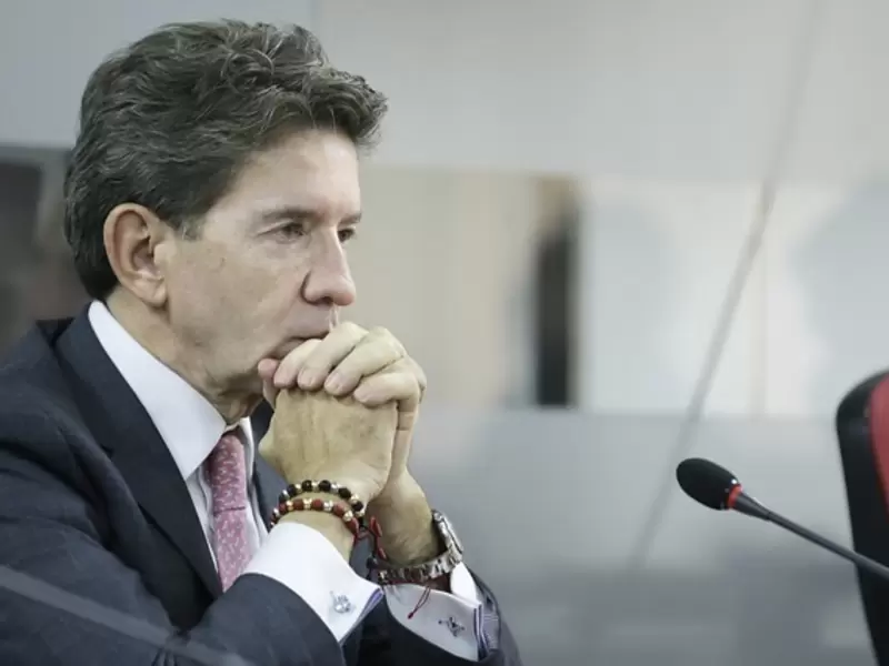 LUIS PÉREZ
