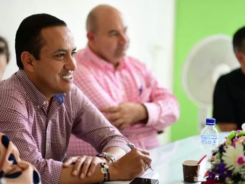 MAURICIO AGUILAR