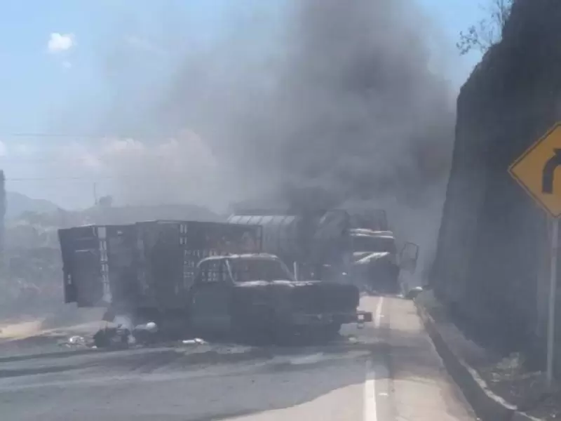 Vehículo incinerado por el Epl
