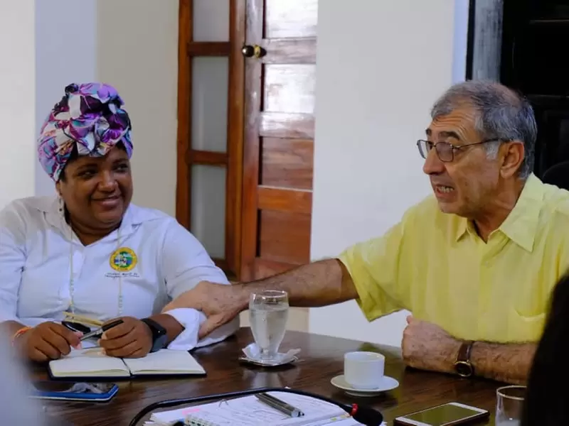 Como Primera Dama de Cartagena fue nombrada la líder comunal Cynthia Amador.