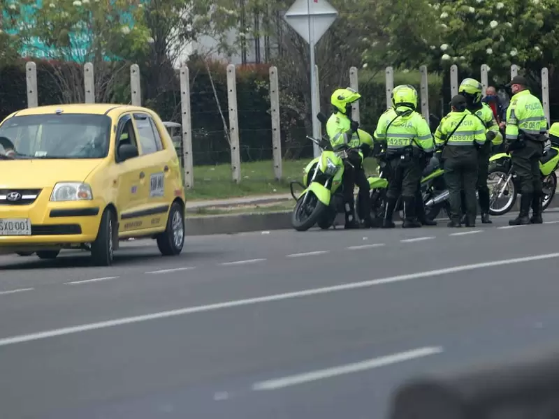 Seis mil policías de Medellín saldrán a las calles si hay brote por covid 19 en la institución