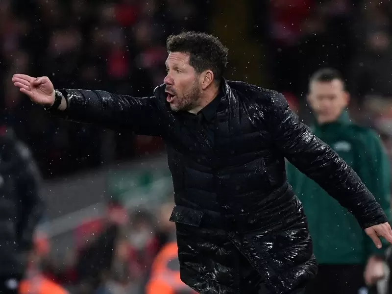 Diego Simeone, DT del Atlético de Madrid, durante el partido contra Liverpool Diego Simeone, DT del Atlético de Madrid, durante el partido contra Liverpool