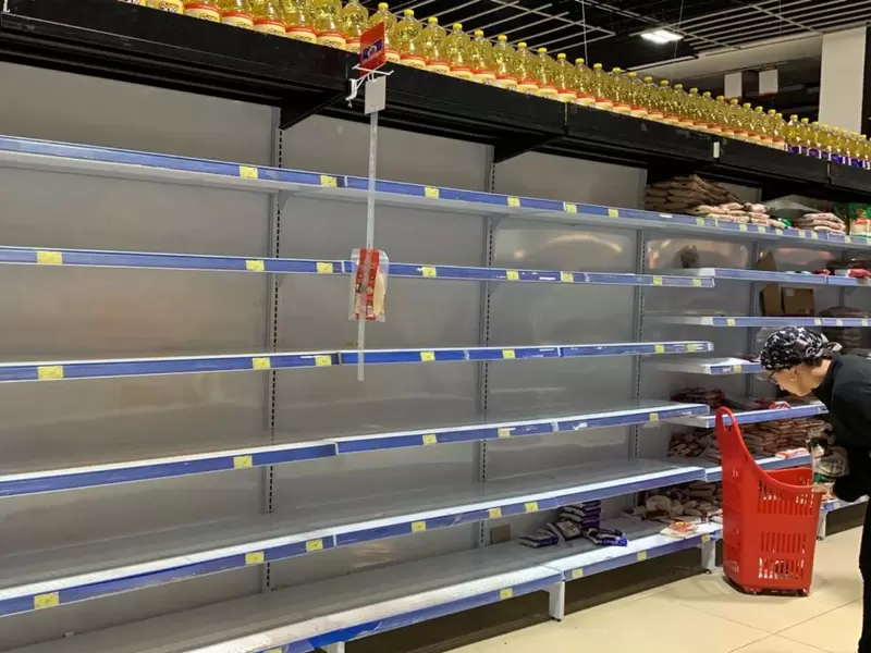 El panorama en los supermercados antes del aislamiento preventivo. El panorama en los supermercados antes del aislamiento preventivo.