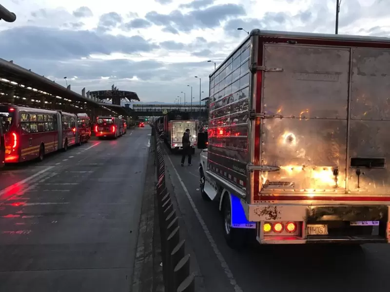 Protesta de camiones de carga liviana en Bogotá