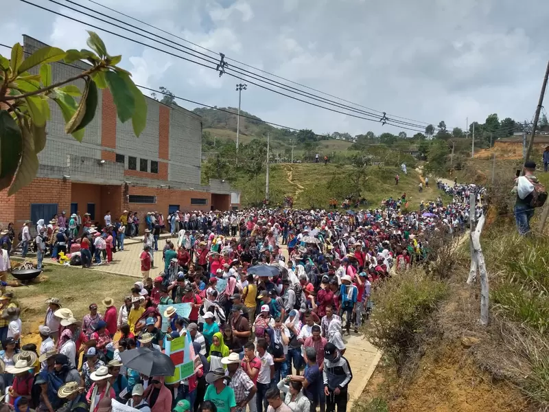 Desplazamiento de campesinos en Campamento, Antioquia