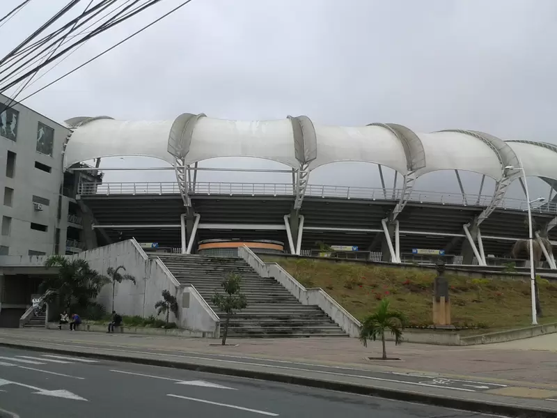 Instalarán cámaras con identificación facial en estadios del país