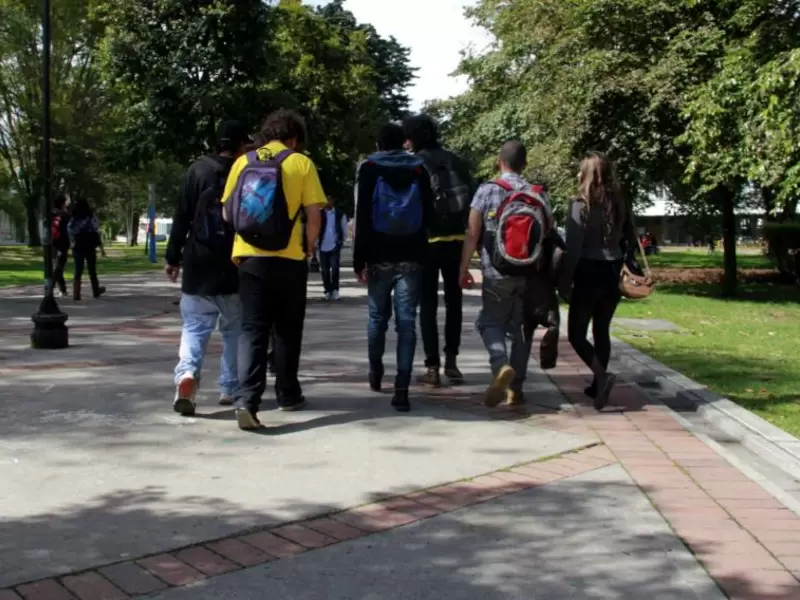 Universitarios