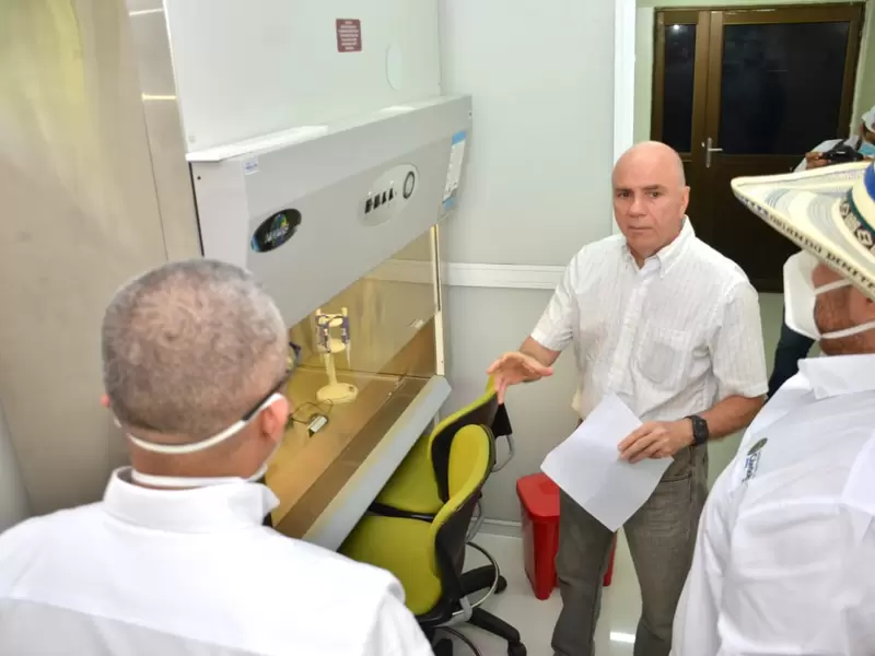 El laboratorio recibió la certificación en la tarde de ayer.