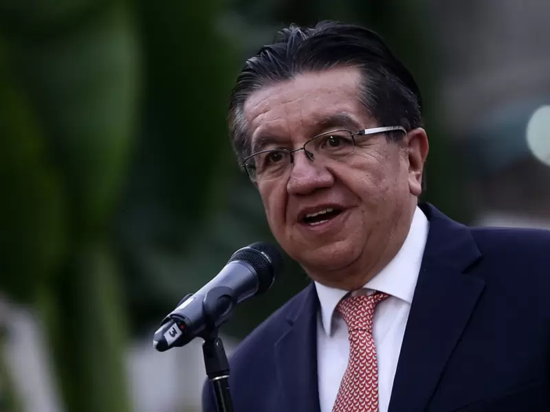 Fernando Ruíz, Ministro de Salud