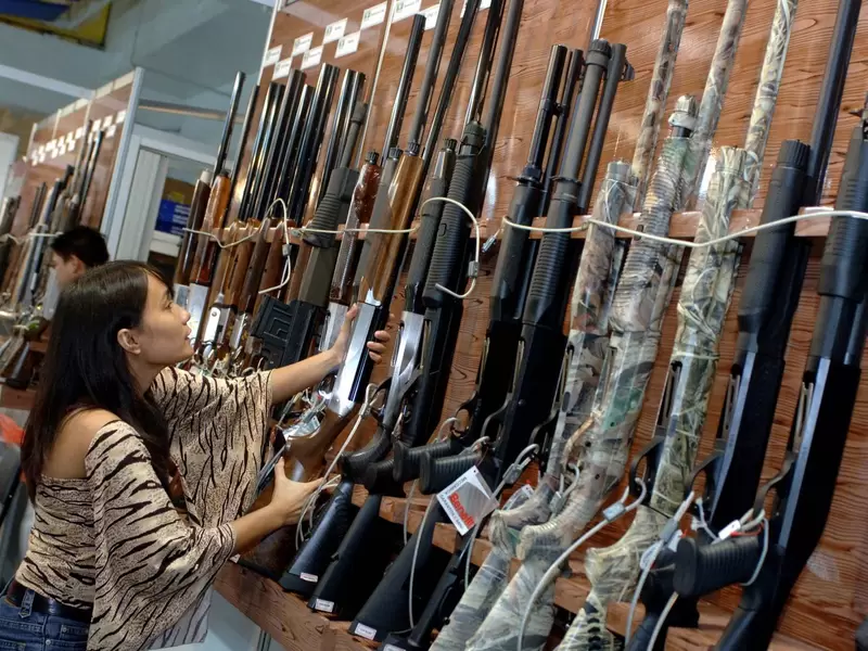 El coronavirus disparó la venta de armas en EE.UU., una nueva preocupación para el mundo.