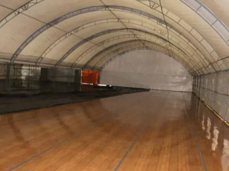 contara con 68 camas, y equipos médicos de ventilación mecánica
