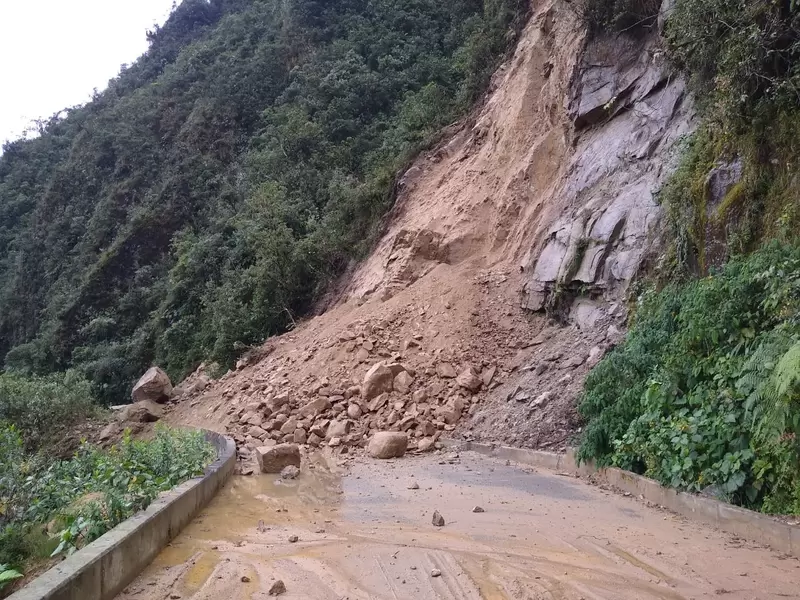 Derrumbe de la vía Sonsón - La Quiebra – Nariño
