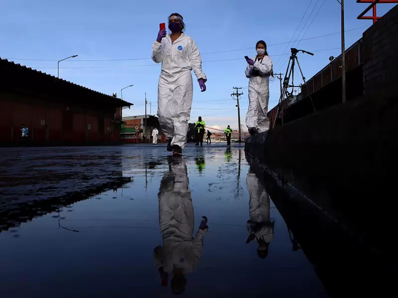 Así fue el proceso de desinfección de Corabastos en Bogotá en medio de la amenaza del coronavirus.