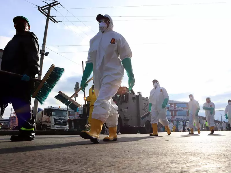 Así fue el proceso de desinfección de Corabastos en Bogotá en medio de la amenaza del coronavirus.