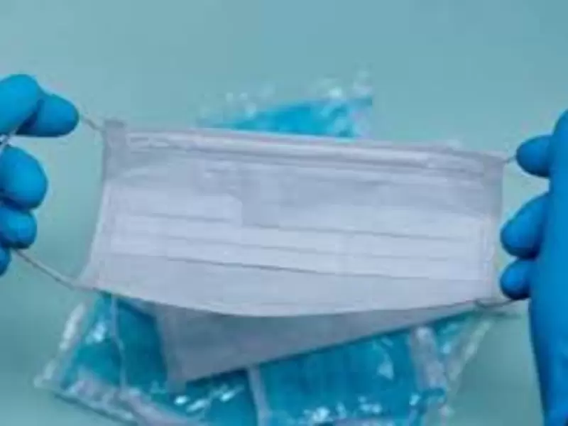 Tapabocas y guantes