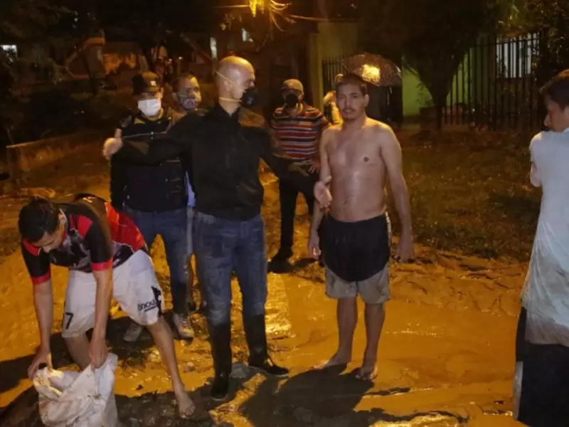 La quebrada La Palmira se desbordó por fuertes lluvias.