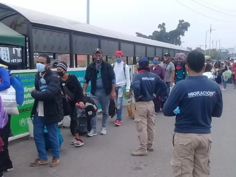 Venezolanos saliendo de Colombia Venezolanos saliendo de Colombia