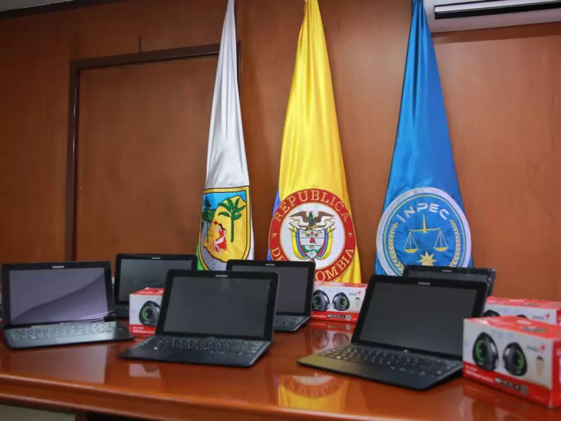 Los computadores fueron instalados en las cárceles El Pedregal y Bellavista.