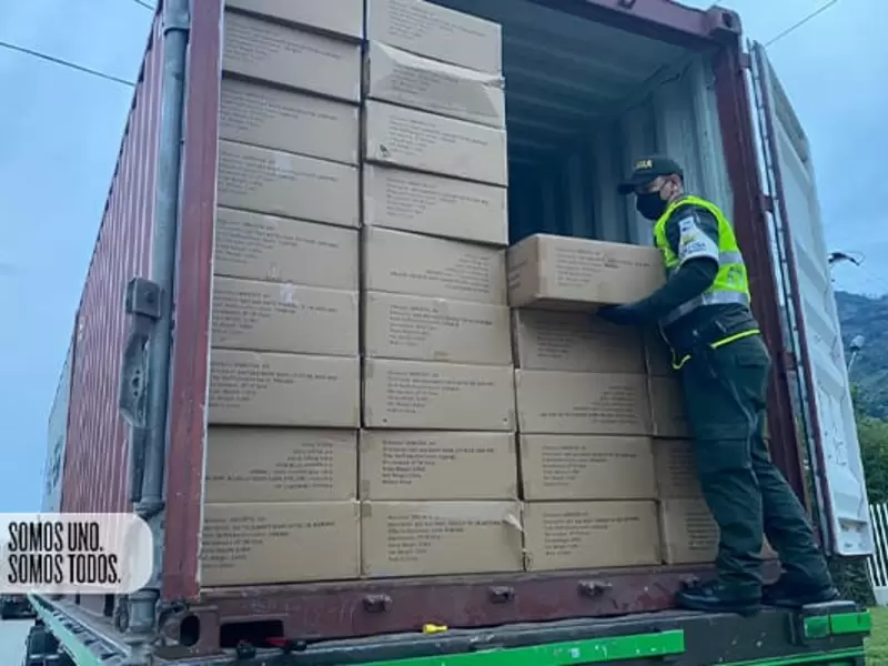 Policía de Medellín incautó millonaria mercancía de contrabando proveniente de la China Policía de Medellín incautó millonaria mercancía de contrabando proveniente de la China