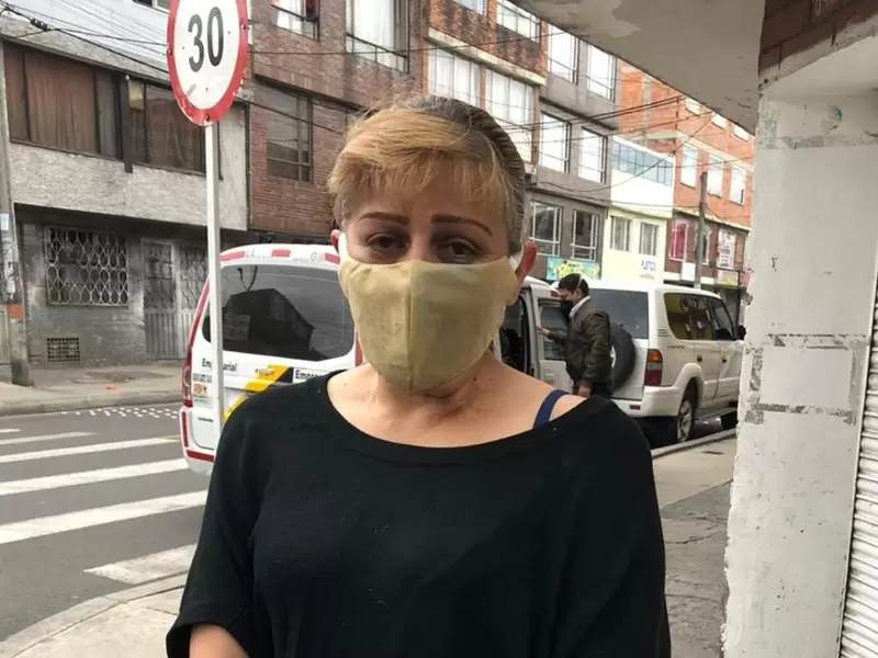 Celadora retenida en conjunto residencial de Bogotá