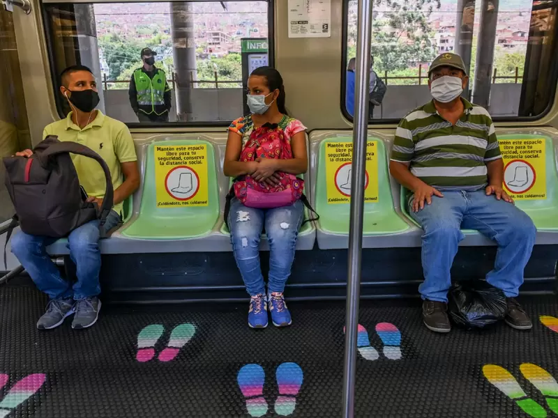 Coronavirus en Colombia / Distanciamiento metro de Medellín