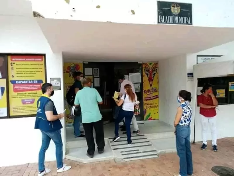 llegada de funcionarios de fiscalía a la alcaldia de Aguachica