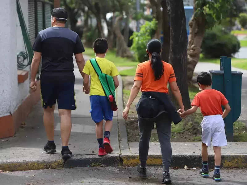 Menores de edad vuelven a la calle en cuarentena / Coronavirus en Colombia